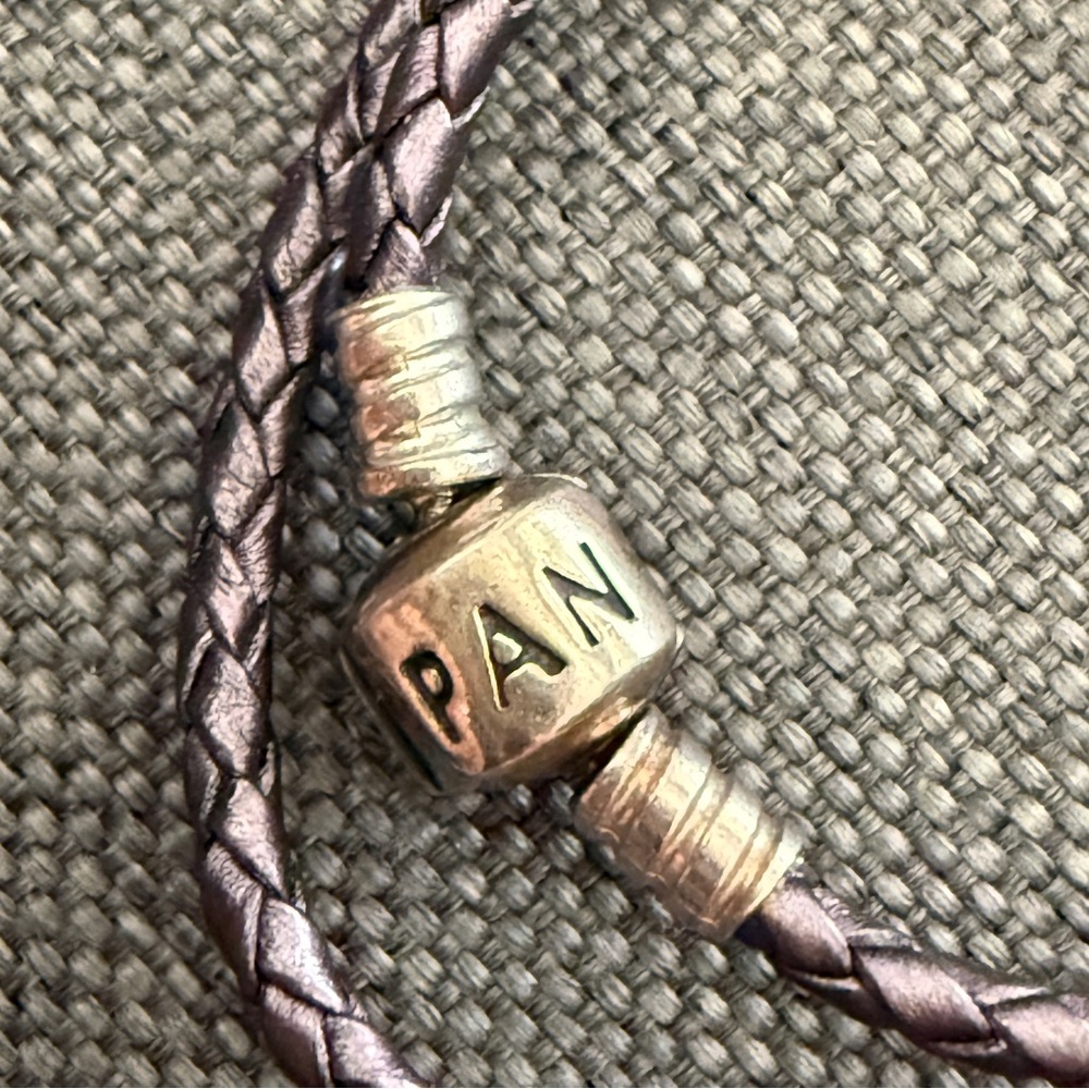 PANDORA Purple Double Leather Silver Barrel Clasp Charm Bracelet 13.8 Inch Xs/s - Picture 2 of 3